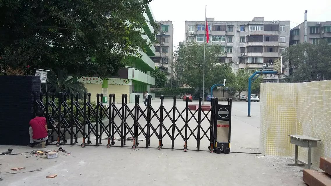 贵阳综保区贵阳综保区深圳市伸缩门
